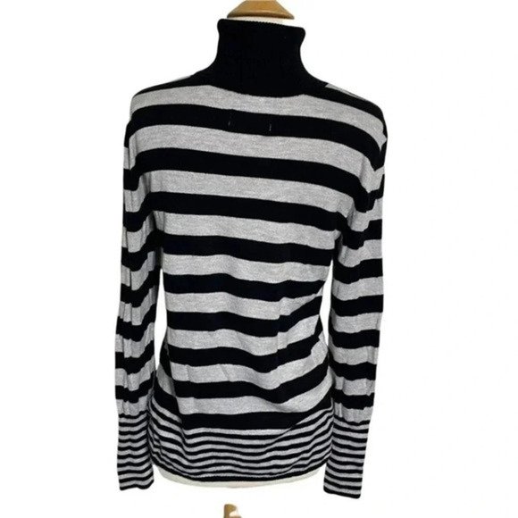 American Eagle Outfitters L black & gray striped turtleneck sweater - Picture 2 of 5